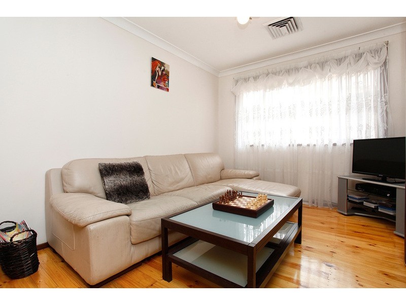 5 Tumut  Close, Bankstown NSW 2200