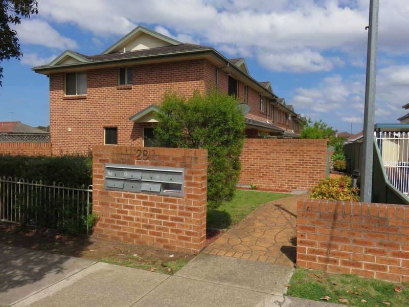 2/28 Cambridge  Avenue, Bankstown NSW 2200