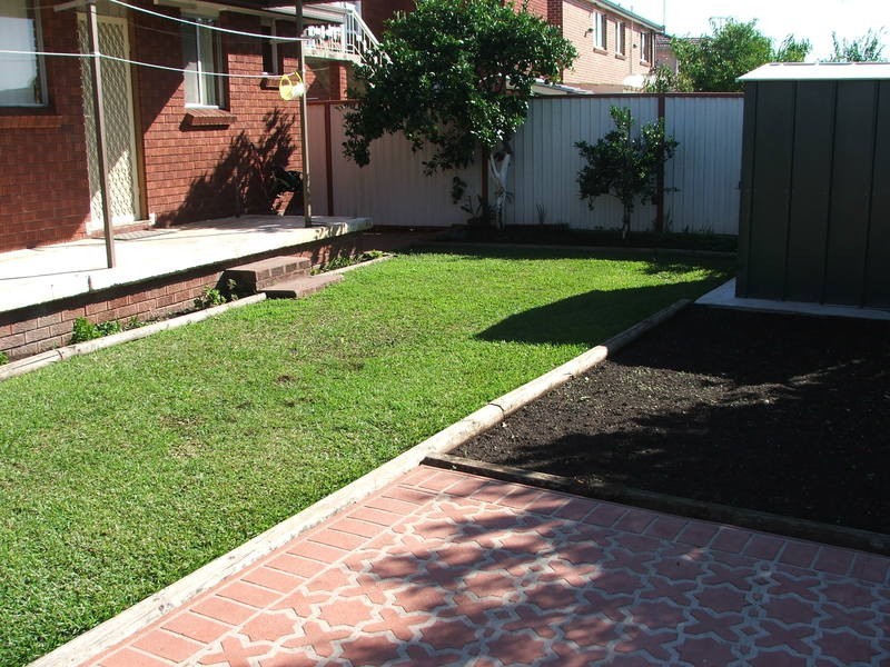 1 Narelle Crescent, Greenacre NSW 2190