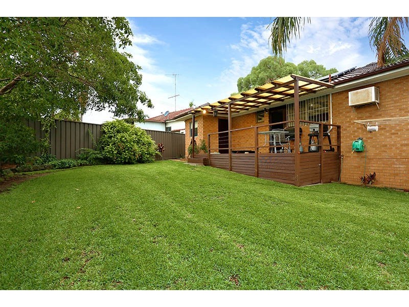 9 Horbling Avenue, Georges Hall NSW 2198
