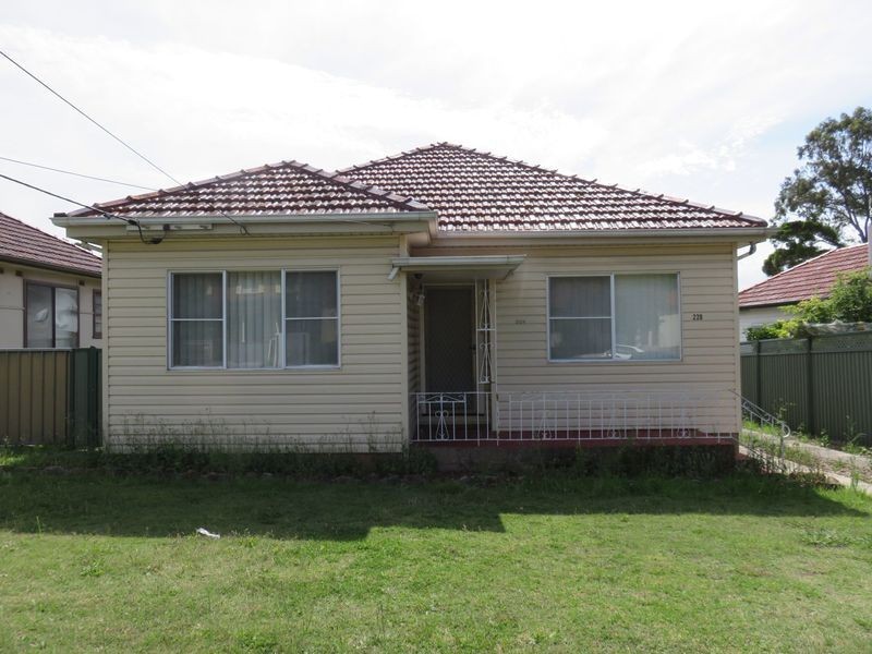 220 Waterloo Road, Greenacre NSW 2190