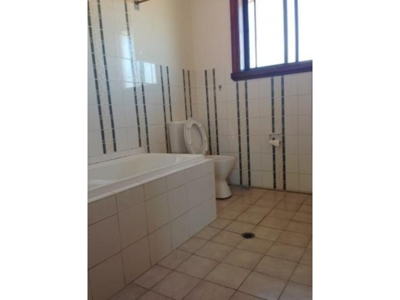 2/40 Mount Lewis Avenue, Mount Lewis NSW 2200