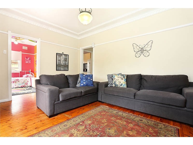 32 Haig Avenue, Georges Hall NSW 2198