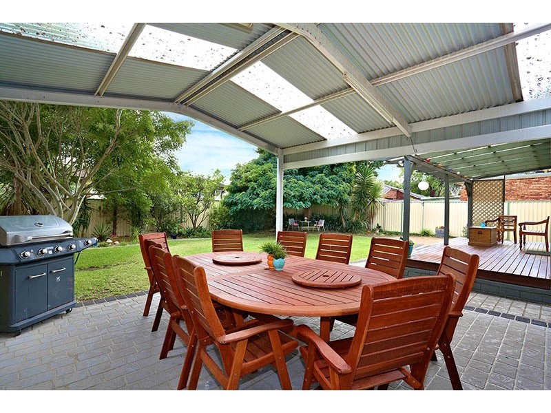 32 Haig Avenue, Georges Hall NSW 2198