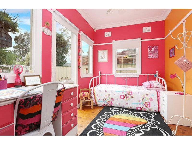 32 Haig Avenue, Georges Hall NSW 2198