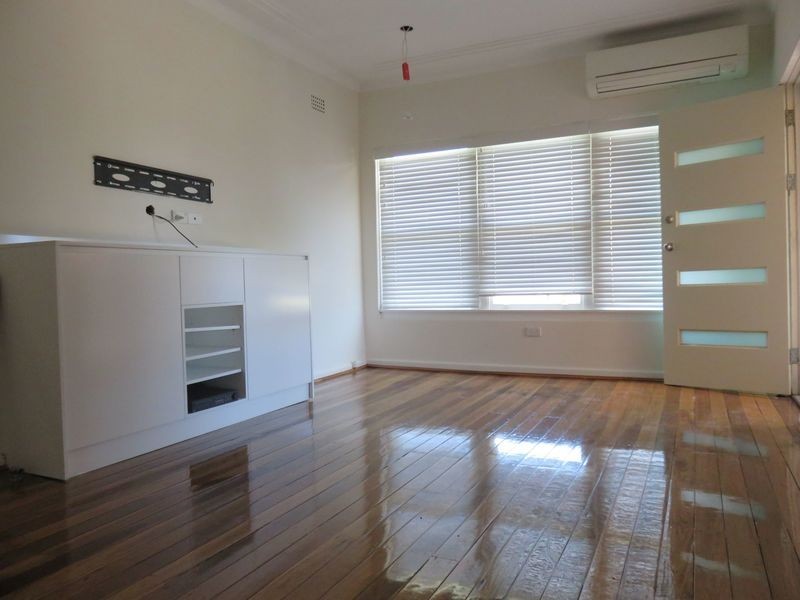 9 Seaman Avenue, Fairfield East NSW 2165