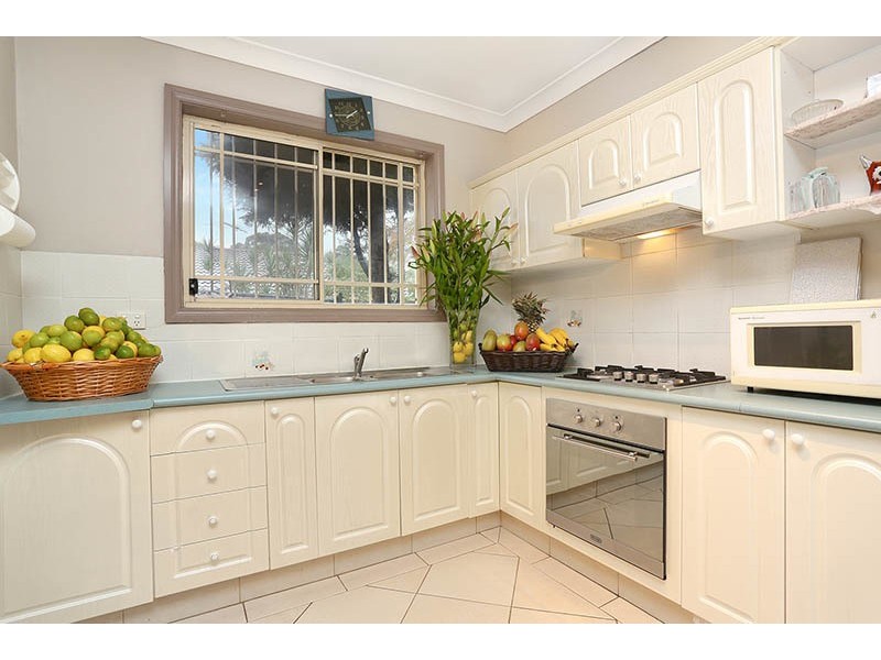 2/9 Chiswick Road, Greenacre NSW 2190