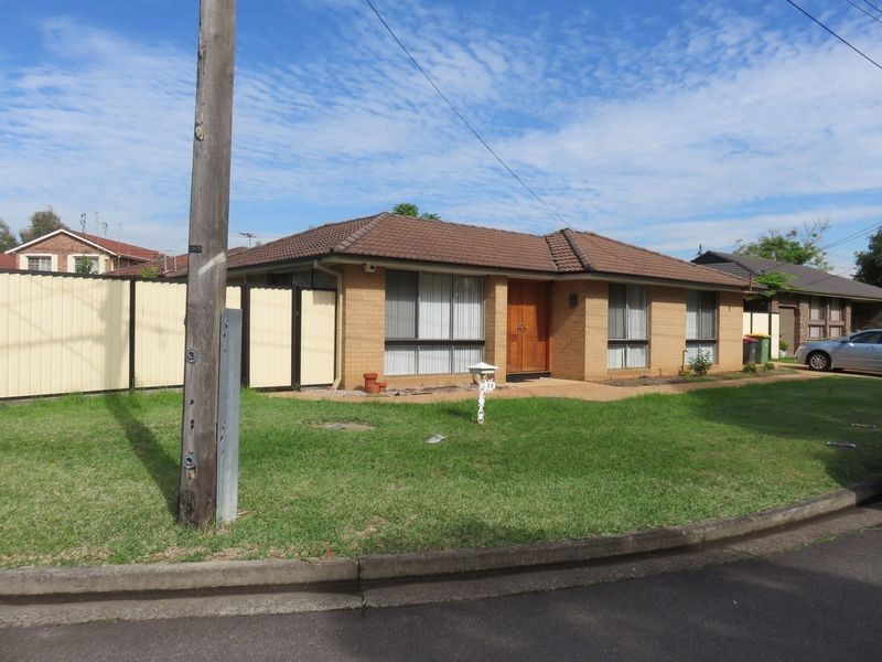 32 Ruthven Avenue, Milperra NSW 2214