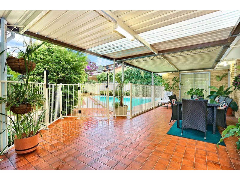 15 Lincoln Road, Georges Hall NSW 2198