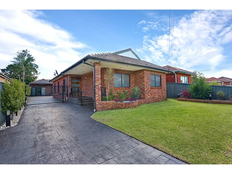 206 Noble Avenue, Greenacre NSW 2190