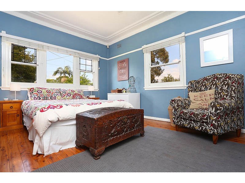 32 Haig Avenue, Georges Hall NSW 2198