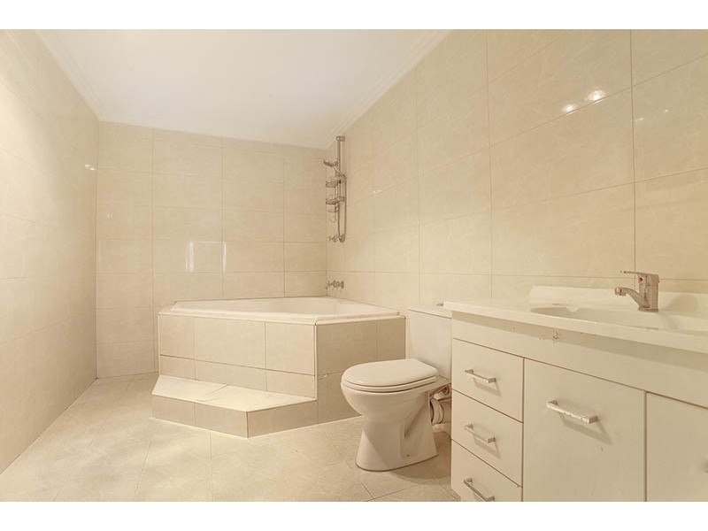 16 Maiden Street, Greenacre NSW 2190