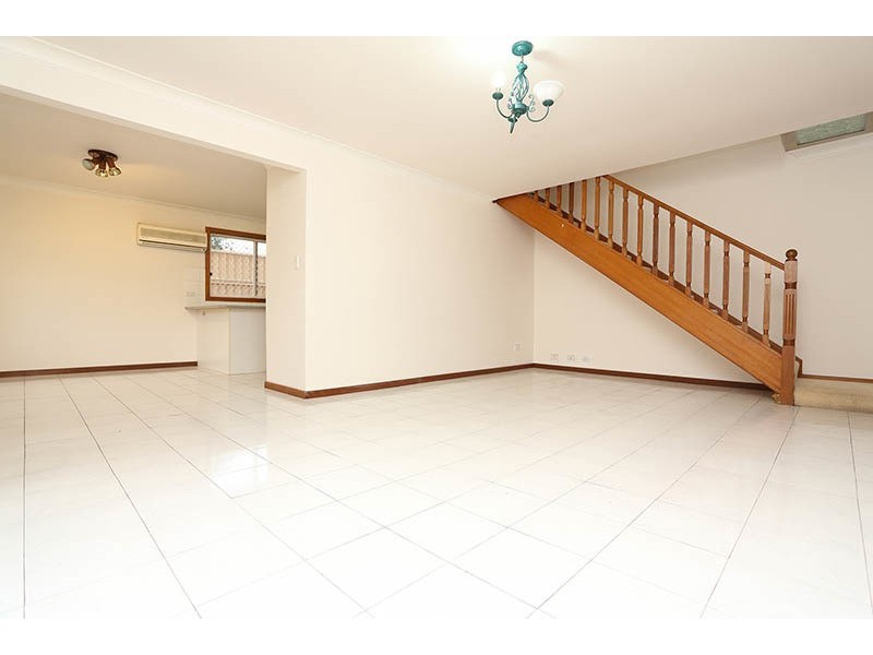 1/152A Hillcrest Avenue, Greenacre NSW 2190