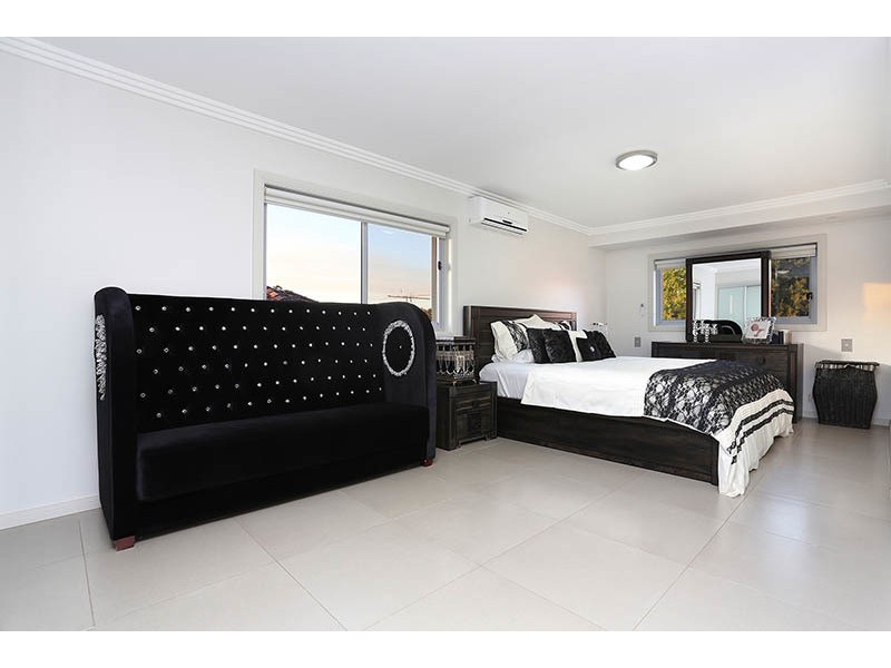 88 Oak Drive, Georges Hall NSW 2198