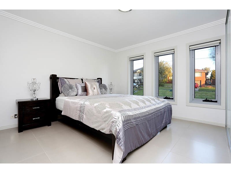 88 Oak Drive, Georges Hall NSW 2198