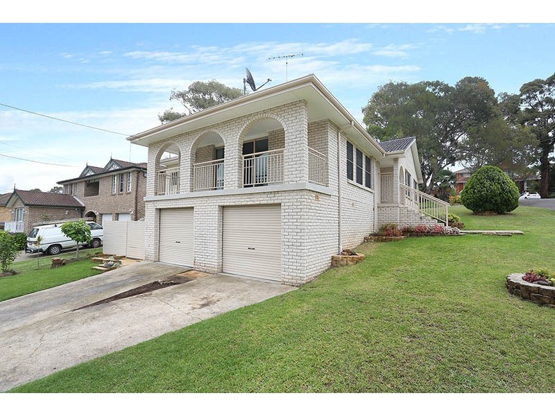 11 Lincoln Road, Georges Hall NSW 2198