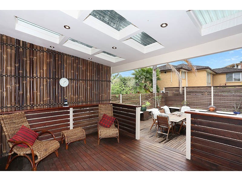 11 Lincoln Road, Georges Hall NSW 2198