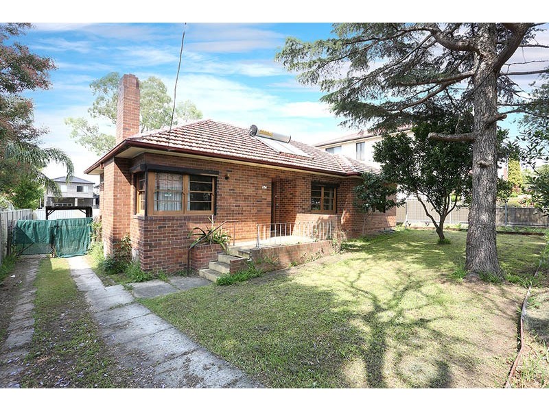 32 Macquarie Street, Greenacre NSW 2190
