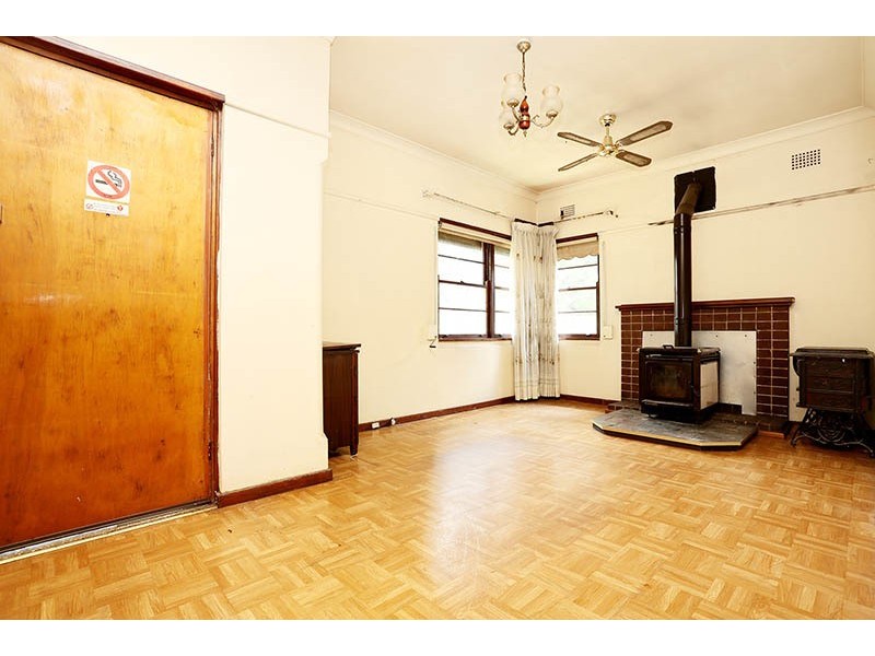 32 Macquarie Street, Greenacre NSW 2190