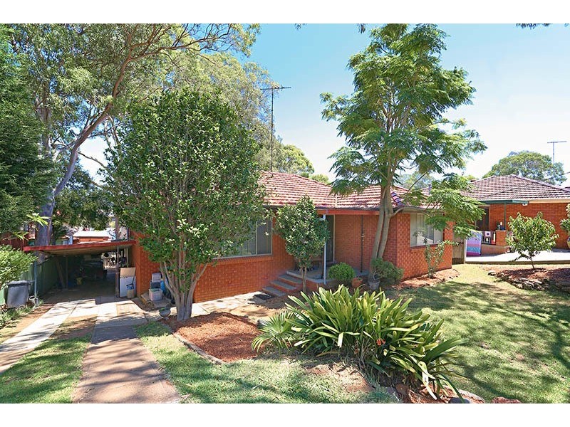 35 Donington Avenue, Georges Hall NSW 2198