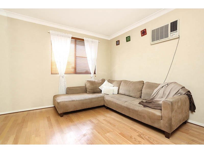 31 Foley Street, Georges Hall NSW 2198