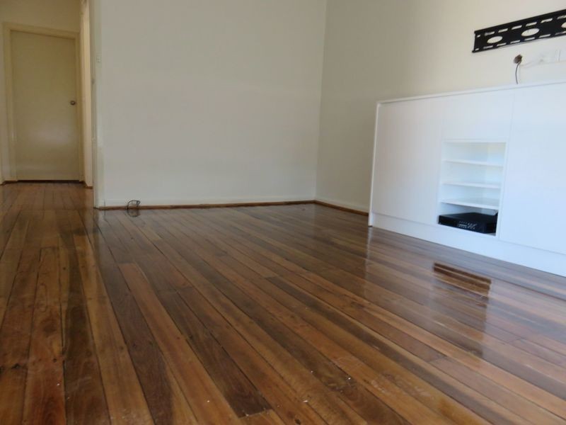 9 Seaman Avenue, Fairfield East NSW 2165