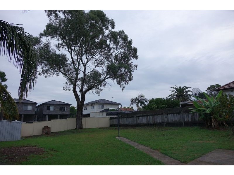 32 Macquarie Street, Greenacre NSW 2190