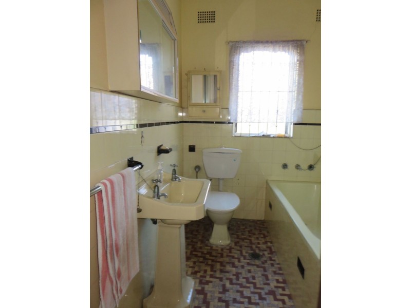 27 Gardenia Avenue, Bankstown NSW 2200