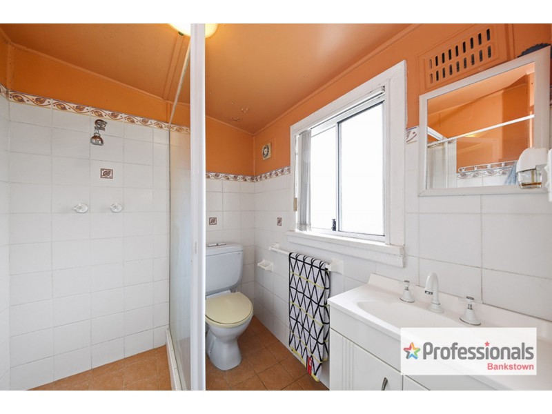 4 Fifth Avenue, Condell Park NSW 2200