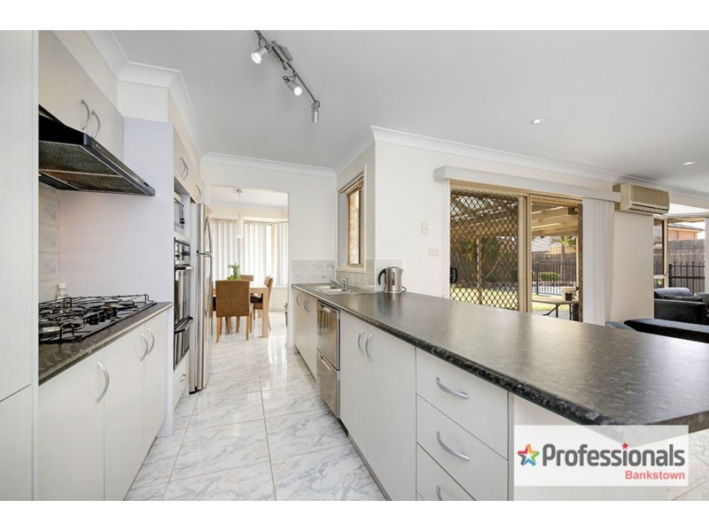 12 Yachtsman Drive, Chipping Norton NSW 2170