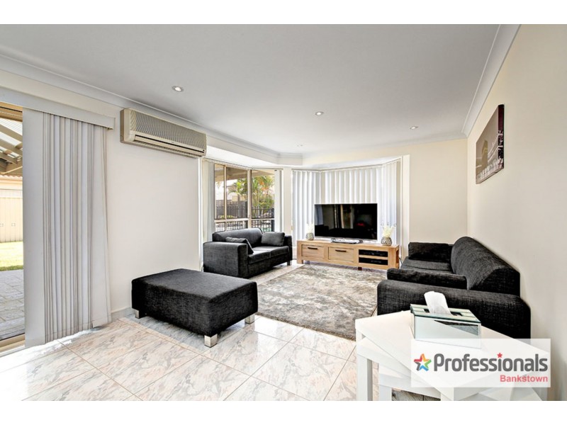 12 Yachtsman Drive, Chipping Norton NSW 2170