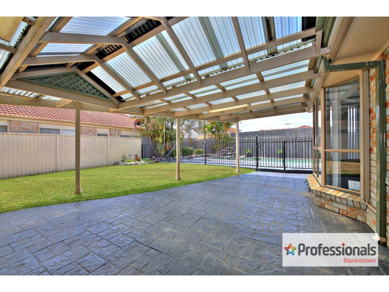 12 Yachtsman Drive, Chipping Norton NSW 2170