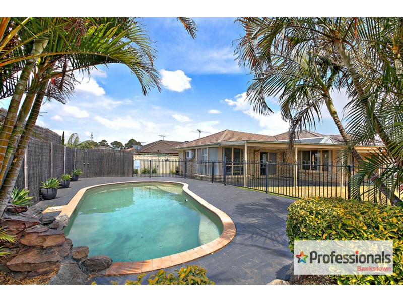 12 Yachtsman Drive, Chipping Norton NSW 2170