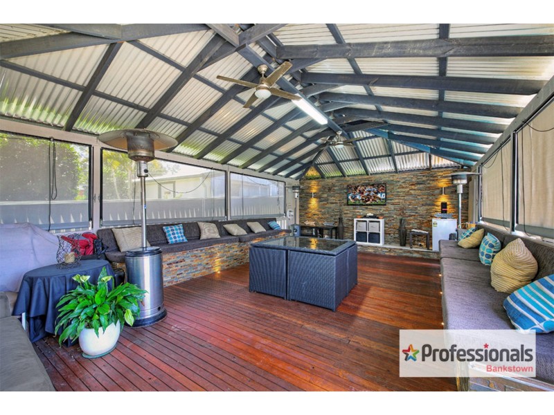 20 Sturt Avenue, Georges Hall NSW 2198