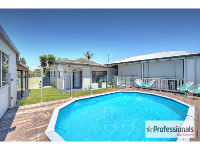 20 Sturt Avenue, Georges Hall NSW 2198