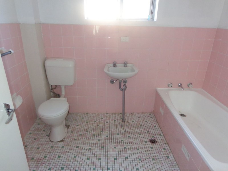 2/12 Broadway, Punchbowl NSW 2196