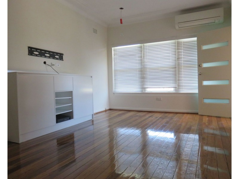 9 Seaman Avenue, Fairfield East NSW 2165