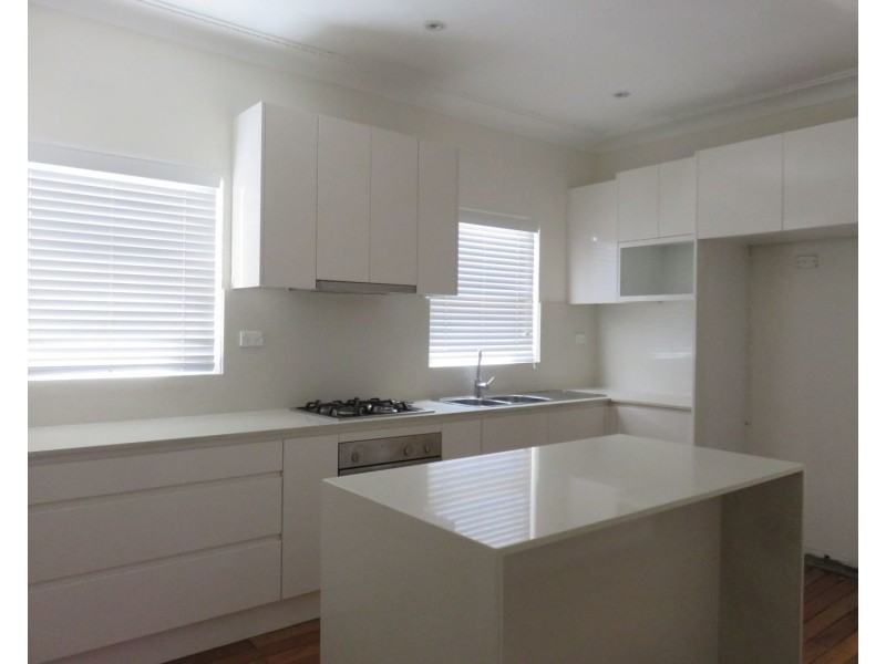 9 Seaman Avenue, Fairfield East NSW 2165