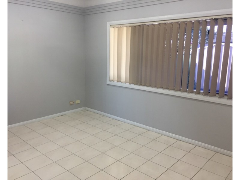 2E Hillcrest Avenue, Greenacre NSW 2190