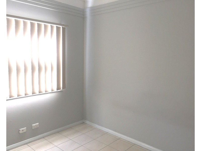 2E Hillcrest Avenue, Greenacre NSW 2190