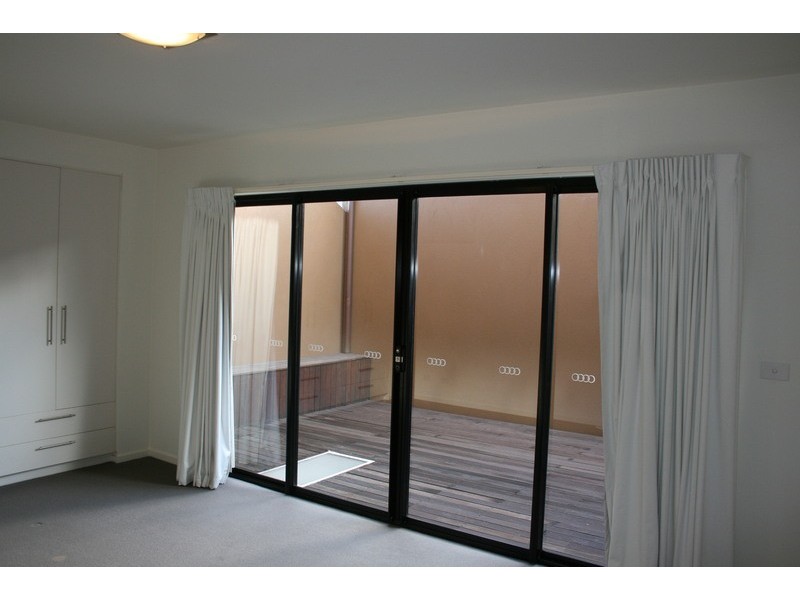 4/21 Ascot Vale Road, Flemington VIC 3031