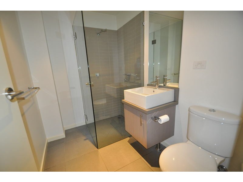 4/21 Ascot Vale Road, Flemington VIC 3031