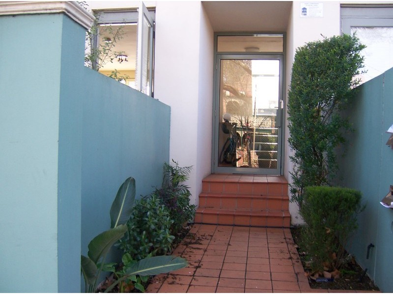 1/72 Dover Street, Flemington VIC 3031