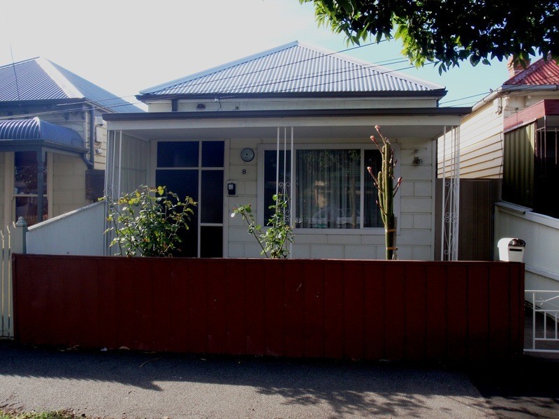 8 Roseberry Street, Ascot Vale VIC 3032