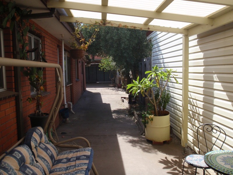 8 Roseberry Street, Ascot Vale VIC 3032