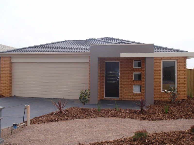 41 Eagle Way, Deer Park VIC 3023