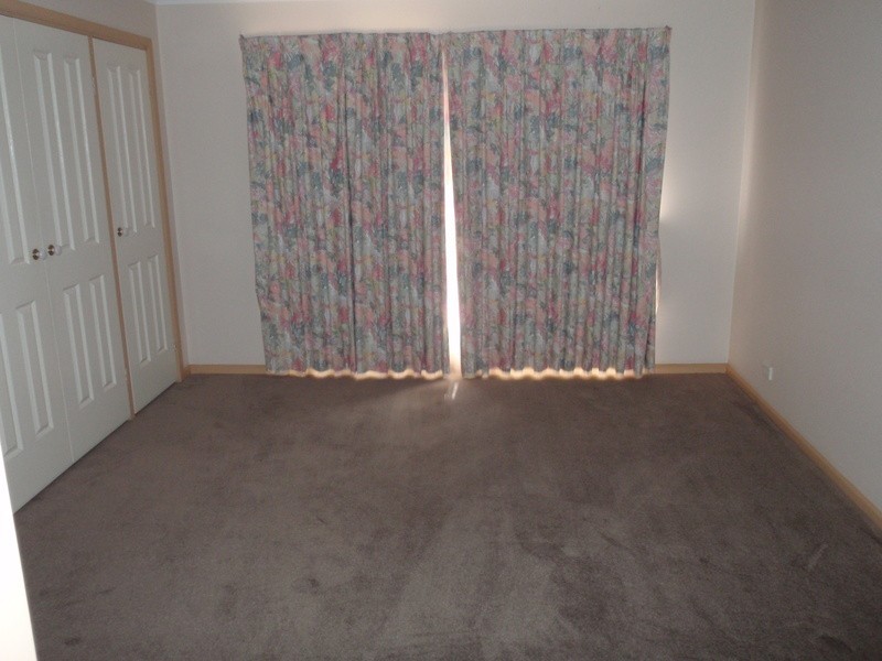 1 Collins Close, Keilor East VIC 3033