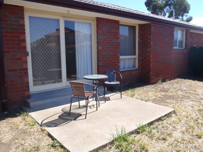 1 Collins Close, Keilor East VIC 3033