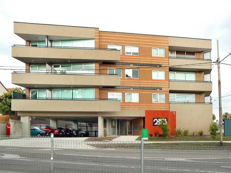 2/203 Nicholson Street, Coburg VIC 3058