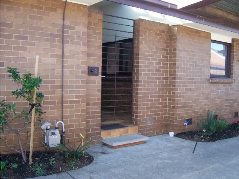 2/16 Schofield Street, Essendon VIC 3040